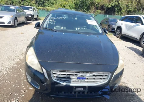 2012 Volvo S60 T5 из США, поврежденный, VIN YV1622FS0C2076085